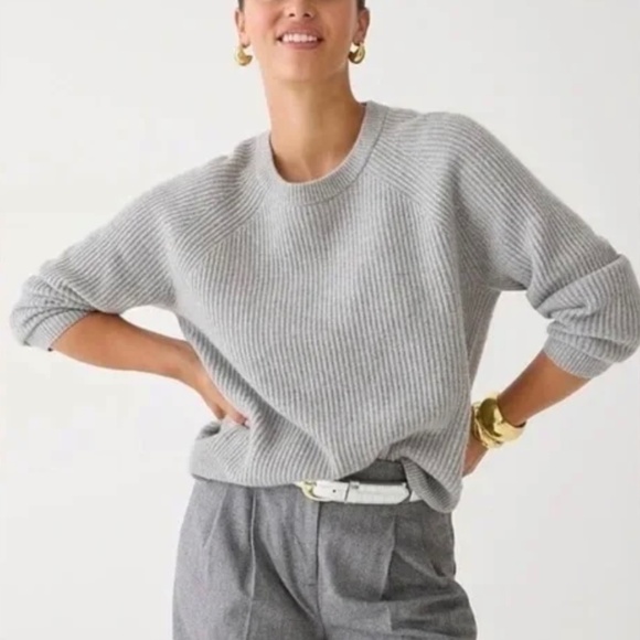 J. Crew Sweaters - NWT J. Crew 100% Cashmere Oversized Ribbed Crewneck Sweater in Gray Size M